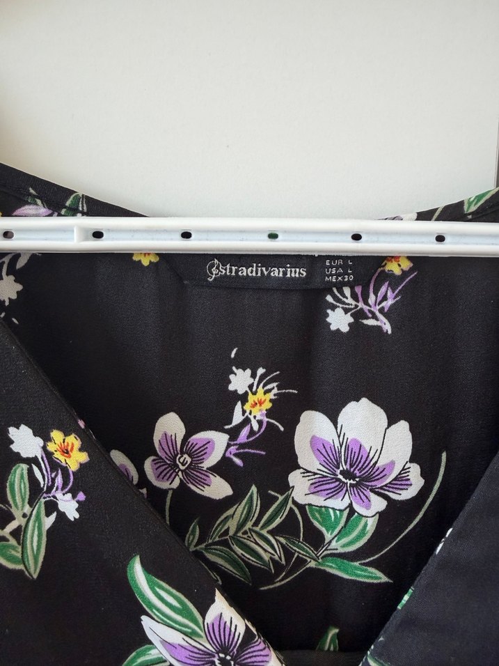 Mor Çiçek Desenli V Yakalı Kadın Bluz - Görsel 2