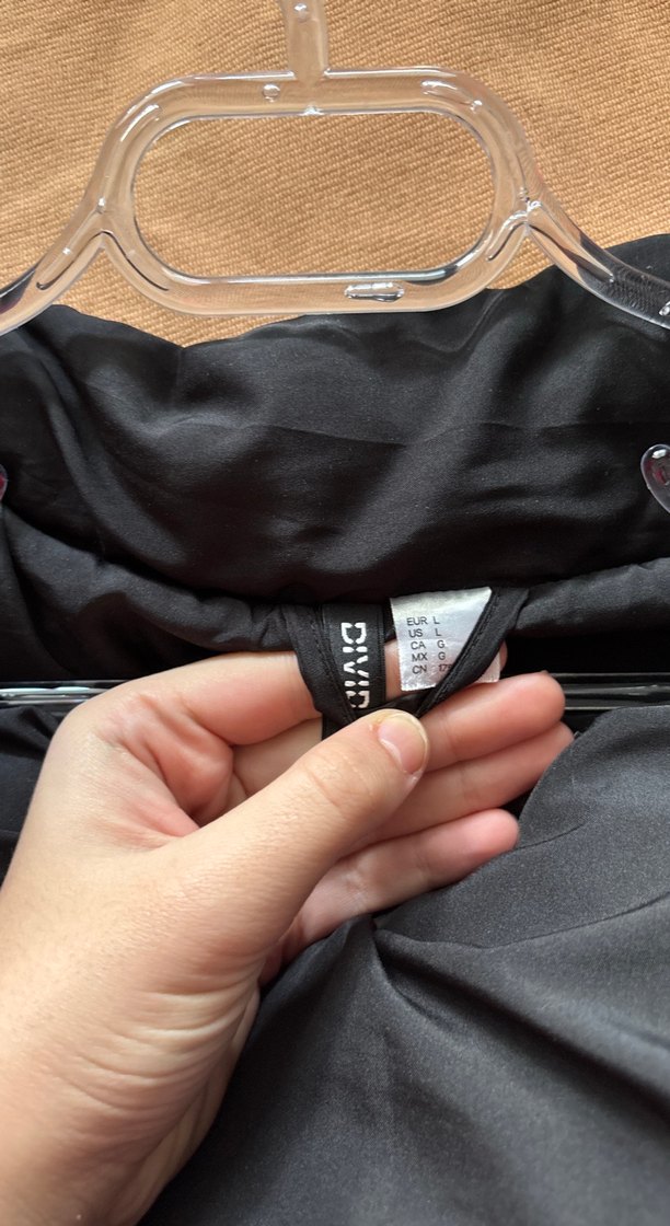 Siyah Kadın Kışlık Parlak Siyah Şişme Mont - Görsel 3