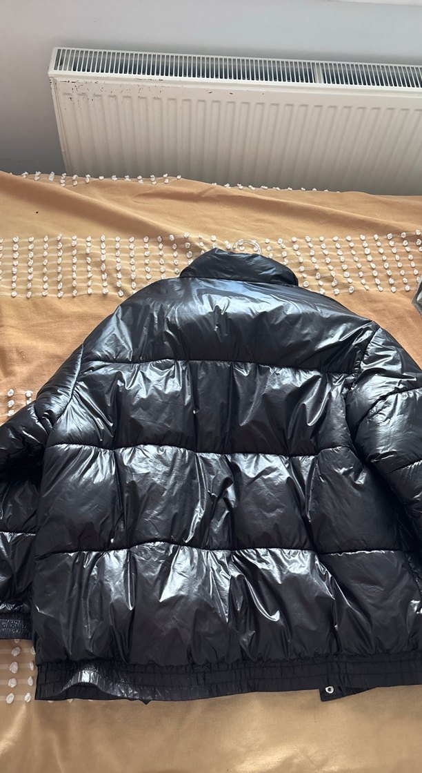 Siyah Kadın Kışlık Parlak Siyah Şişme Mont - Görsel 2