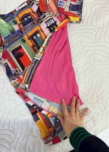 Renkli Kapı Baskılı Tişört - Görsel 2