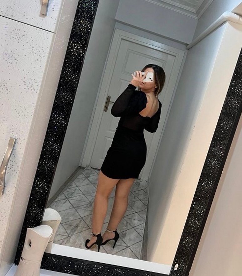 Şeffaf Detaylı Siyah Mini Yılan Desenli Elbise - Görsel 3