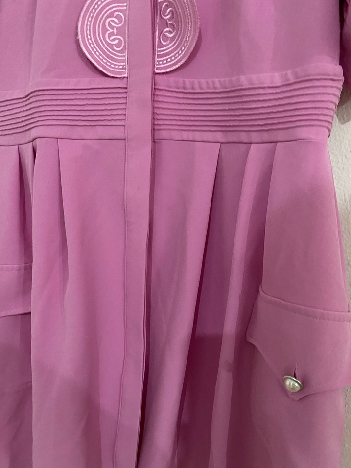Düğmeli V Yakalı Pembe Kısa Tulum - Görsel 3