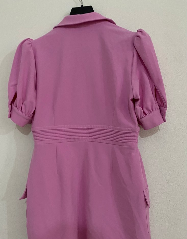 Düğmeli V Yakalı Pembe Kısa Tulum - Görsel 2