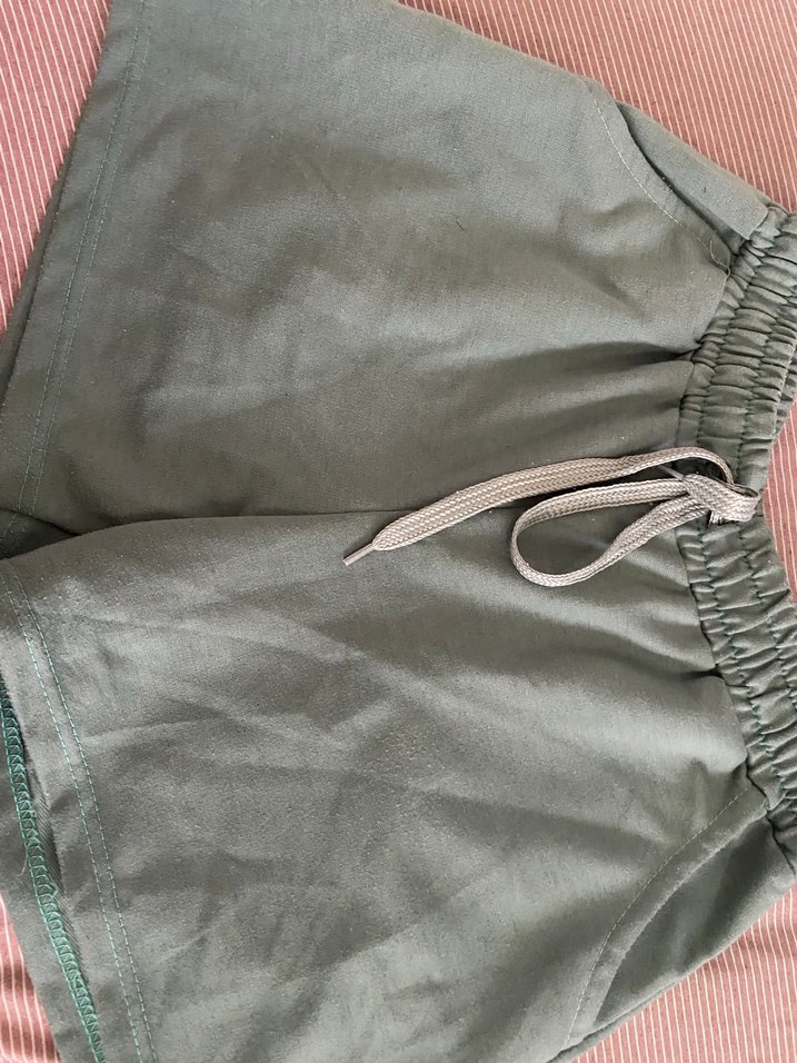 Pembe ve yeşil şort - Görsel 4