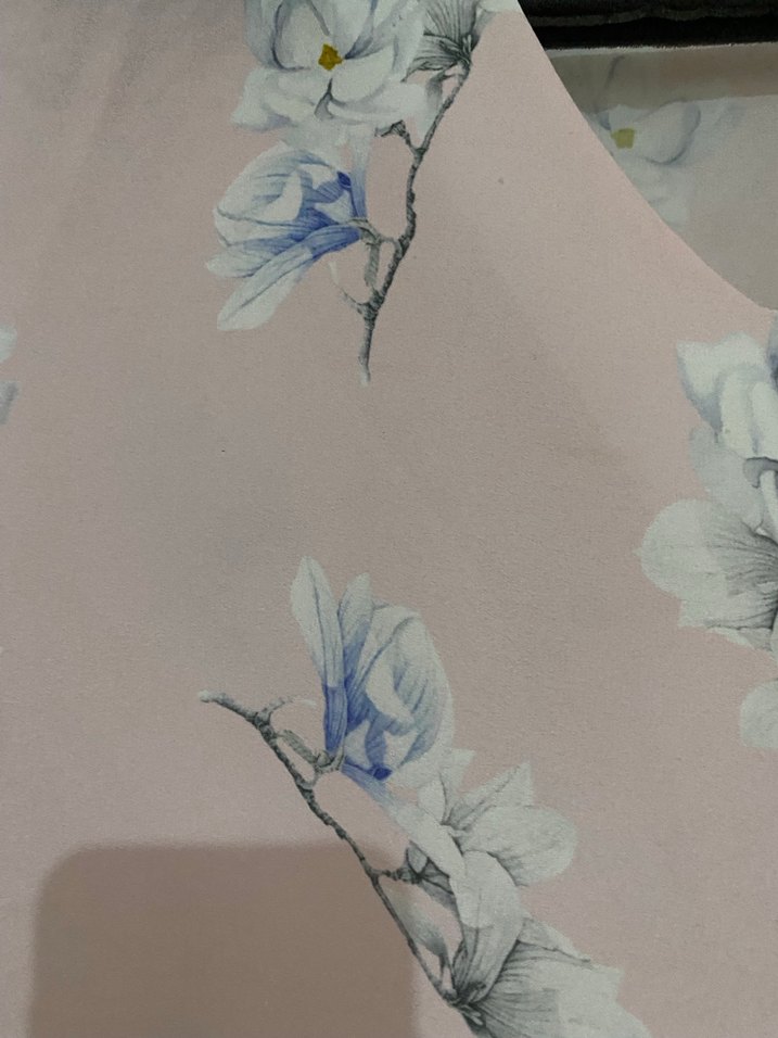 Pembe V Yaka Kısa Kollu Desenli Bluz - Görsel 3