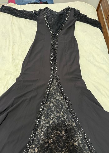 Siyah Dantel Detaylı V Yakalı Midi Abiye Elbise - Görsel 2