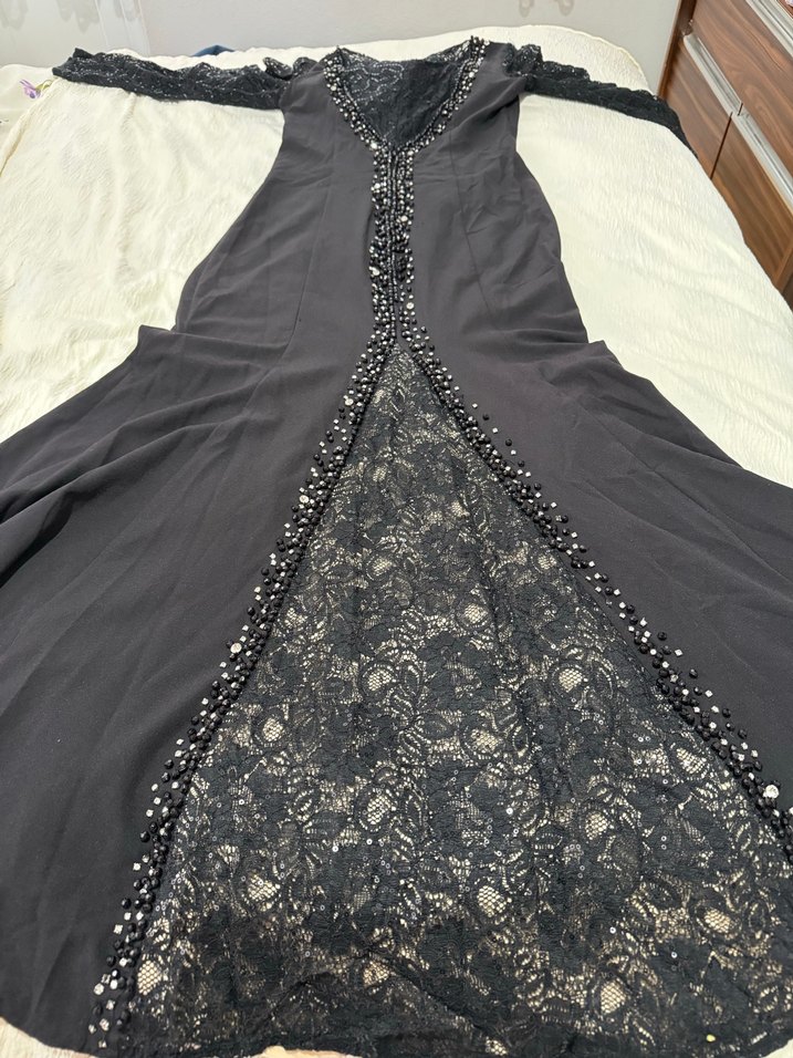 Siyah Dantel Detaylı V Yakalı Midi Abiye Elbise - Görsel 5