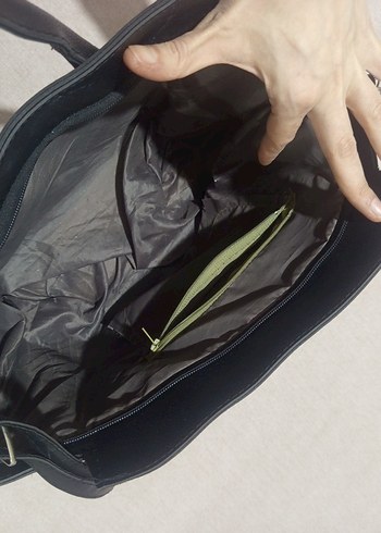 Siyah Deri Fermuarlı Kadın Çanta - Görsel 2