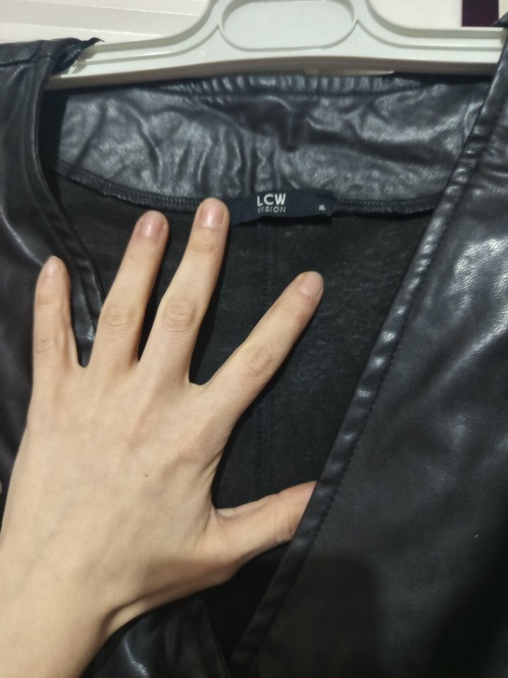 Kadın Siyah Deri Kemerli Uzun Ceket - Görsel 2