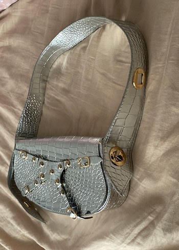 Gri Deri Yılan Desenli Tokalı Kadın Çanta - Görsel 4