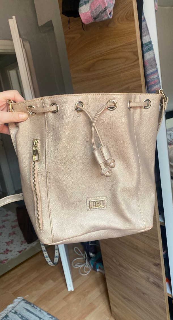 Pierre Cardin. Bej parlak Deri Fermuarlı Kadın Çanta - Görsel 5