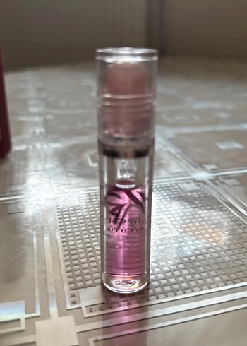 Parlak Pembe Dudak Parlatıcısı - Görsel 3