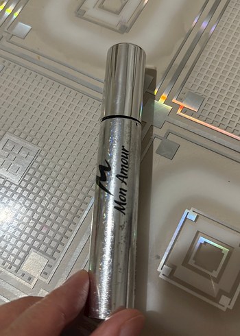 Parlak Bej Renk Maskara - Görsel 2