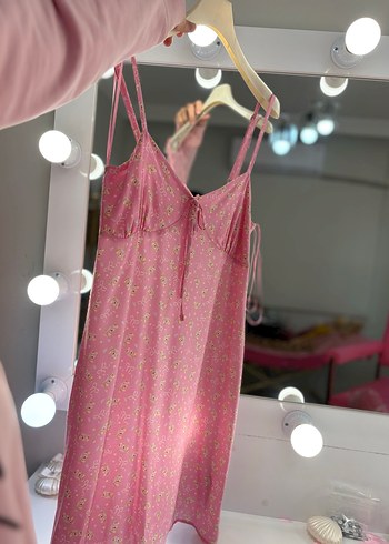 Pembe  Kısa Elbise KUMAŞI ÇOK GÜZEL - Görsel 2