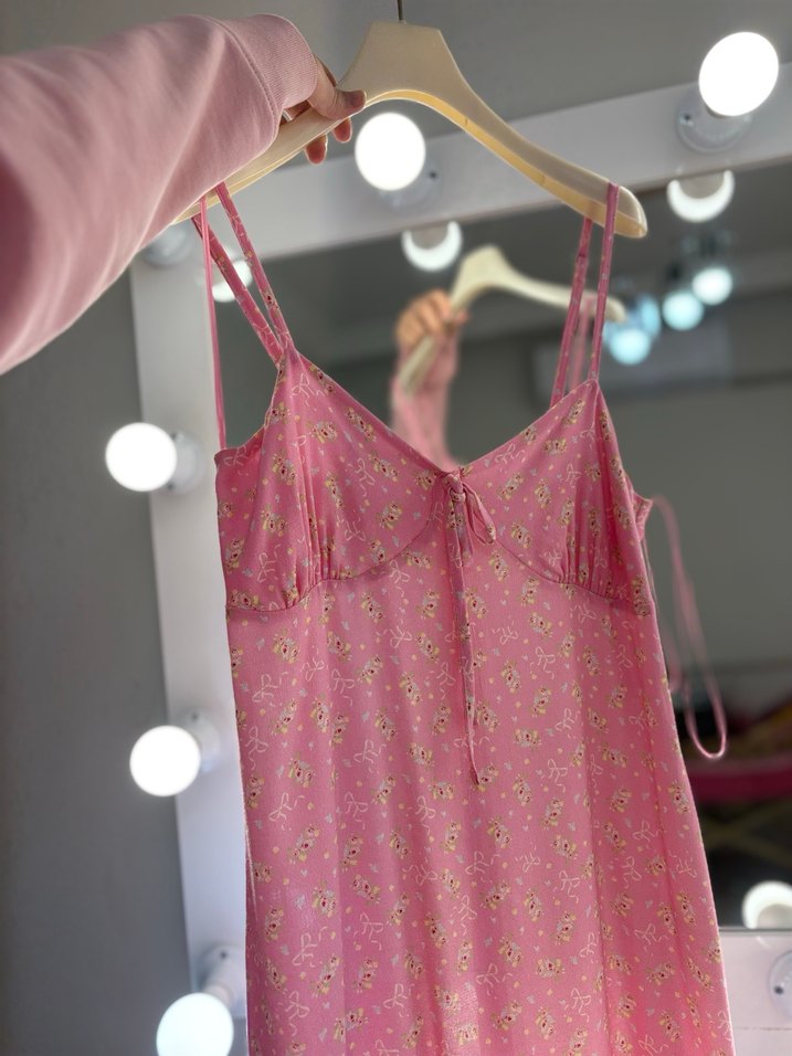 Pembe  Kısa Elbise KUMAŞI ÇOK GÜZEL - Görsel 4