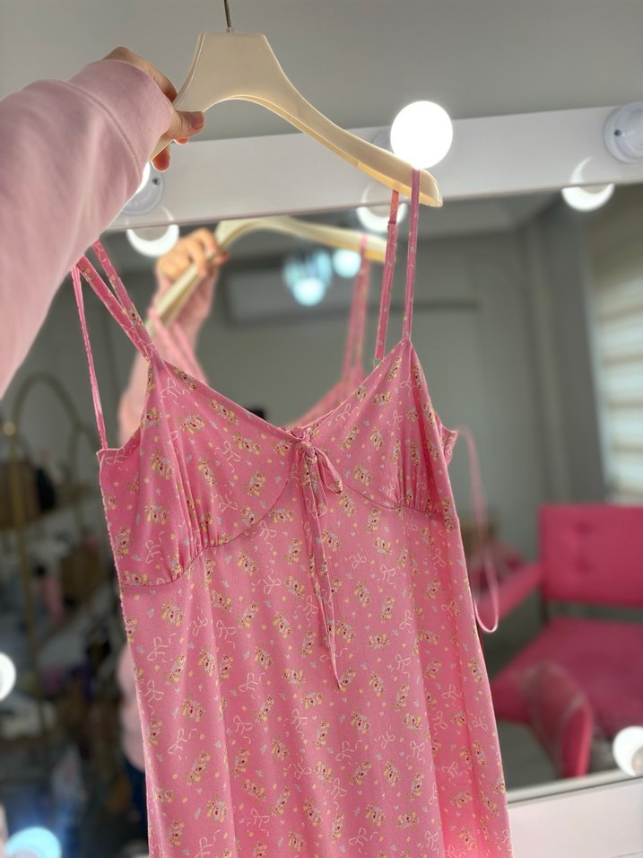 Pembe  Kısa Elbise KUMAŞI ÇOK GÜZEL - Görsel 3