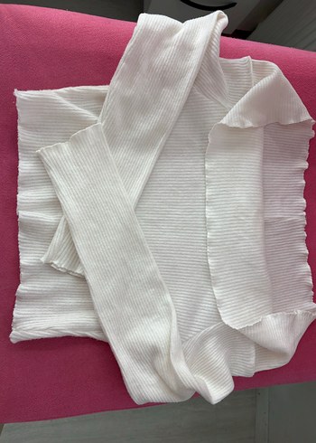 BERSHKA MADONNA YAKA CROP YUMOŞ BLUZ - Görsel 6