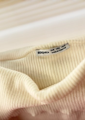 BERSHKA MADONNA YAKA CROP YUMOŞ BLUZ - Görsel 5