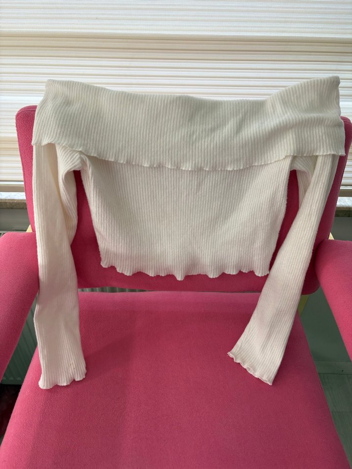 BERSHKA MADONNA YAKA CROP YUMOŞ BLUZ - Görsel 2