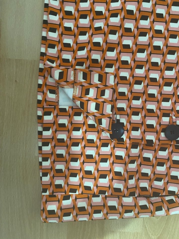 Düğmeli Retro Desenli Mini Etek - Görsel 5