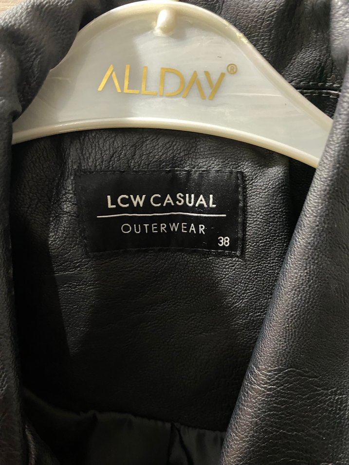 SATILDI Kadın Siyah Deri Ceket - Görsel 2