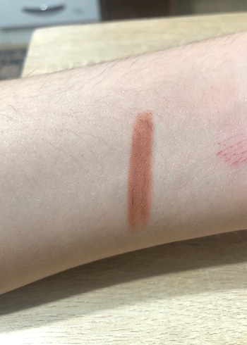 Pastel Dudak Kalemi - Görsel 3