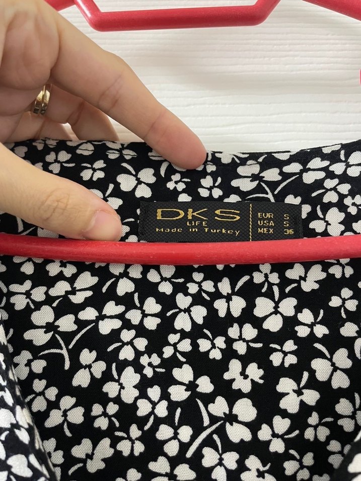 Düğmeli çiçekli uzun elbise - Görsel 4