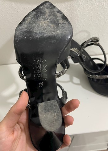 Parlak taşlı topuklu ayakkabı - Görsel 3