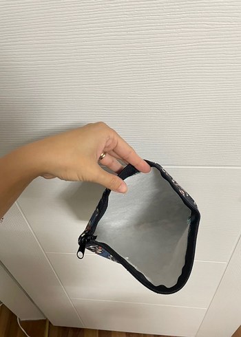 Maybelline Maskara ve Makyaj Çantası - Görsel 6