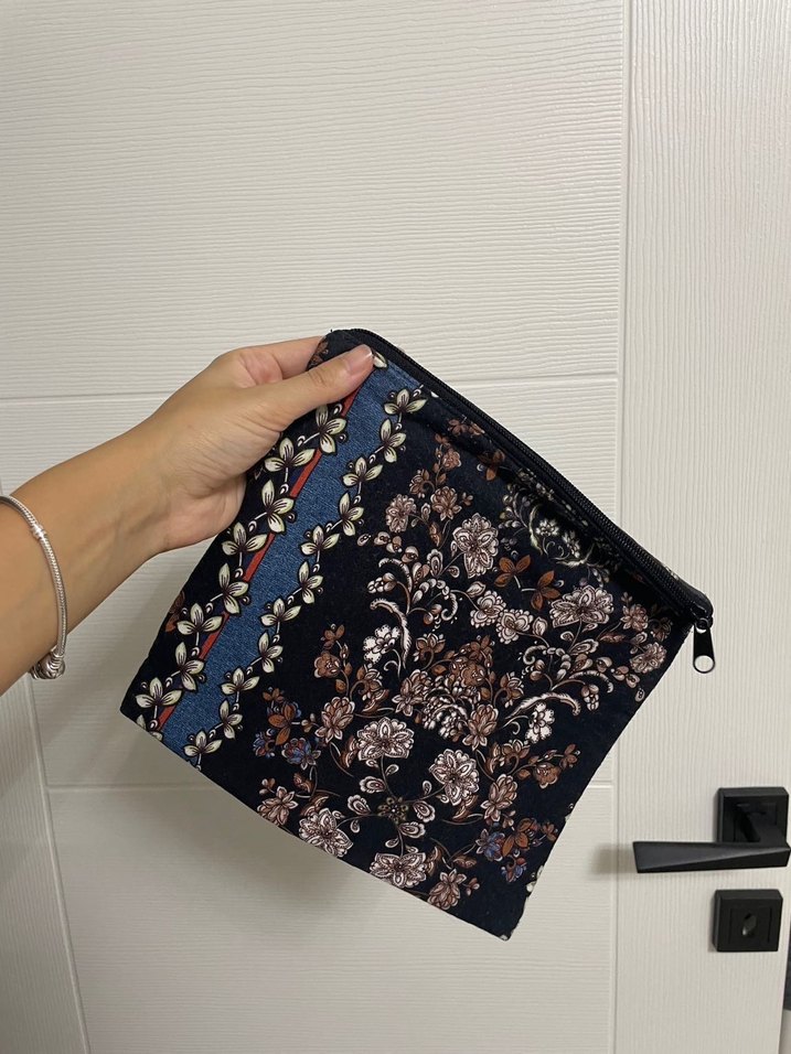 Maybelline Maskara ve Makyaj Çantası - Görsel 5