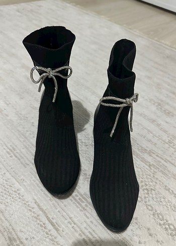 Siyah Tokalı Blok Topuklu Kadın Bot - Görsel 2