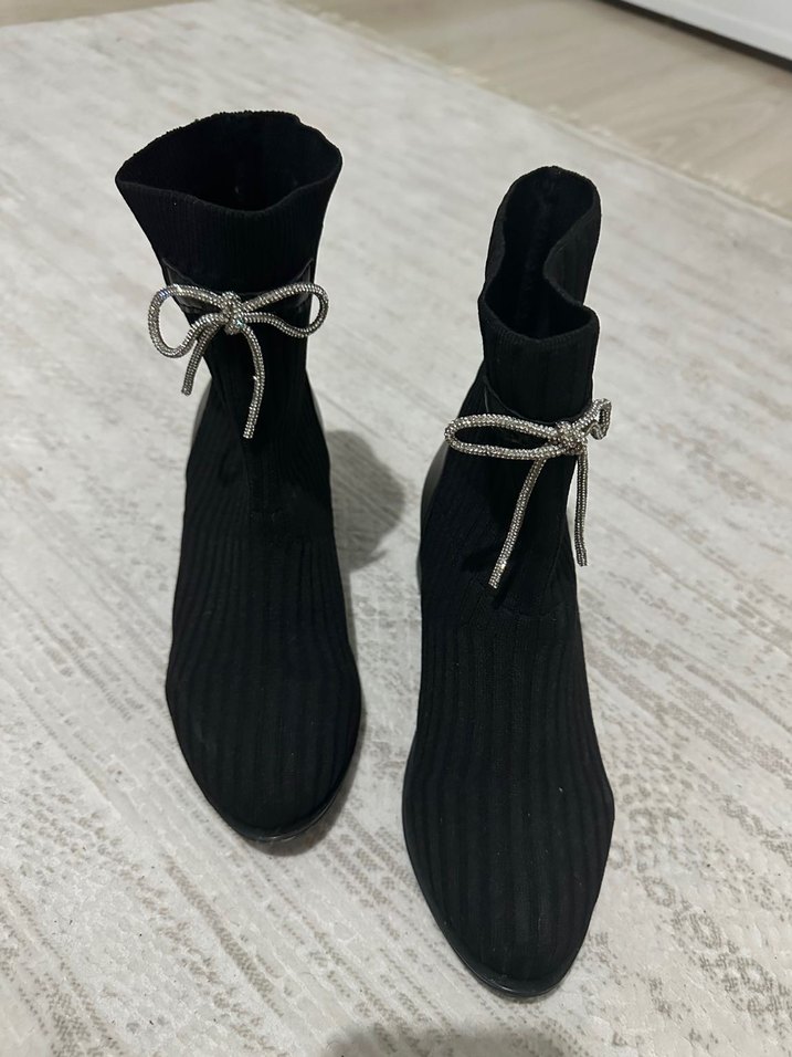 Siyah Tokalı Blok Topuklu Kadın Bot - Görsel 2