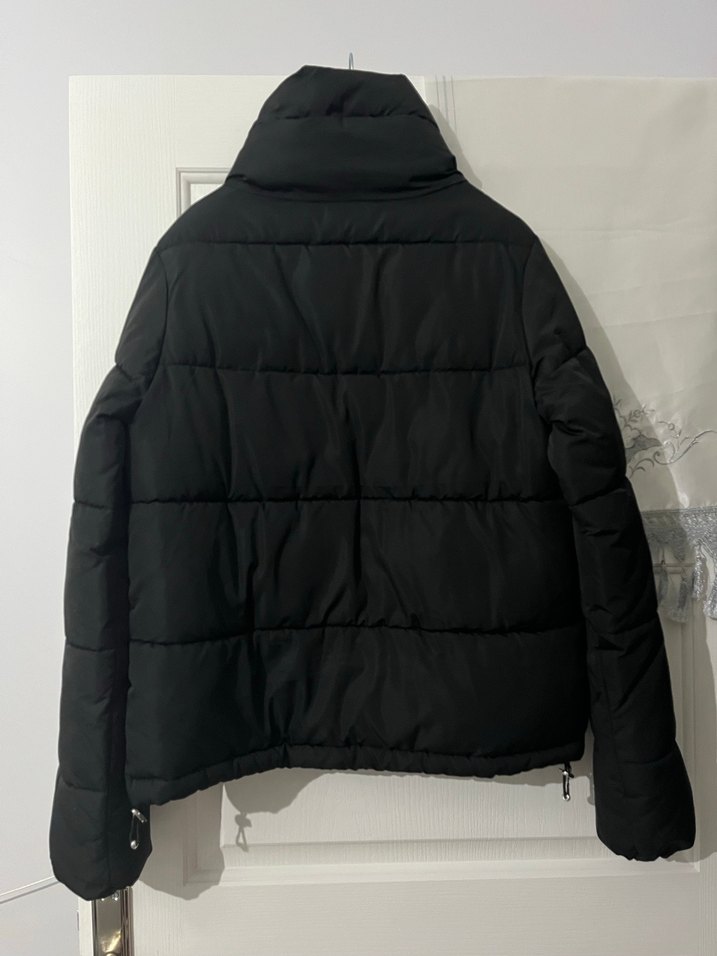 Stradivarius Siyah Fermuarlı Kadın Kışlık Mont - Görsel 2