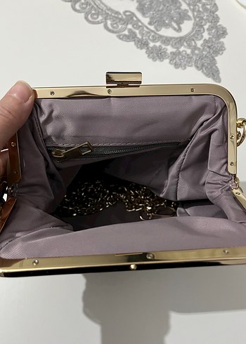 Bej Deri Zincir Detaylı Modern Klasik Çanta - Görsel 2