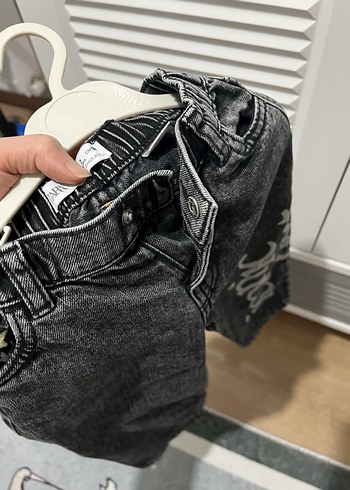 Zara Erkek Çocuk Siyah Baskılı Bol Kesim Kot Pantolon - Görsel 7