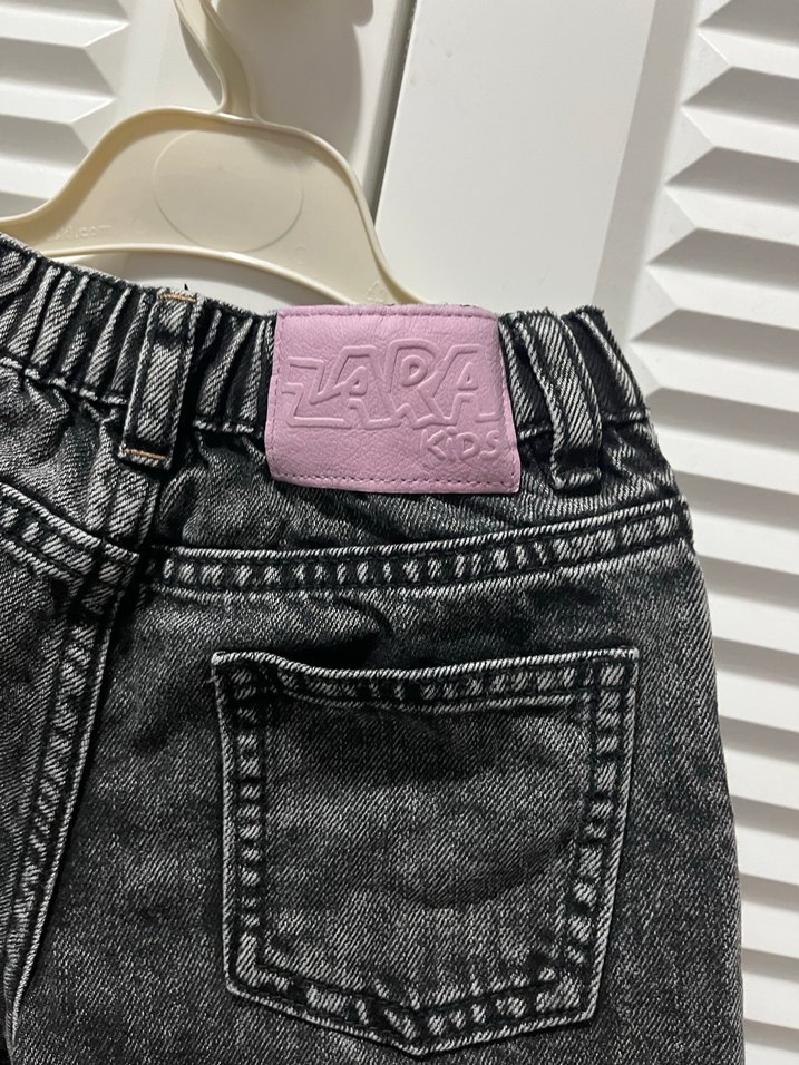 Zara Erkek Çocuk Siyah Baskılı Bol Kesim Kot Pantolon - Görsel 5