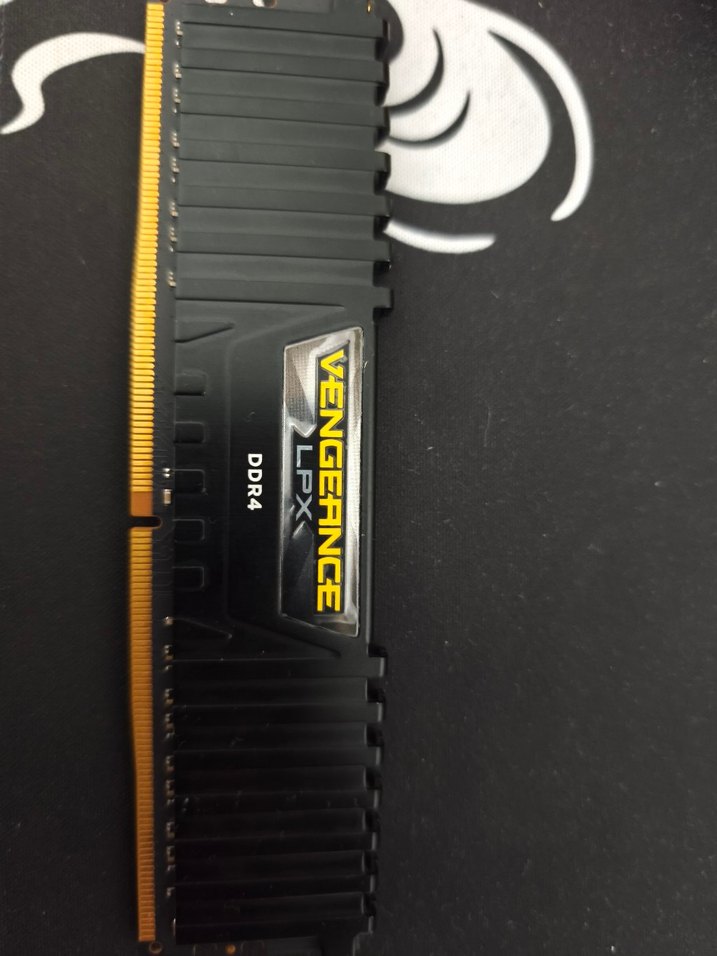 Corsair DDR4 3000Mhz 8GB MASAÜSTÜ RAM - Görsel 2