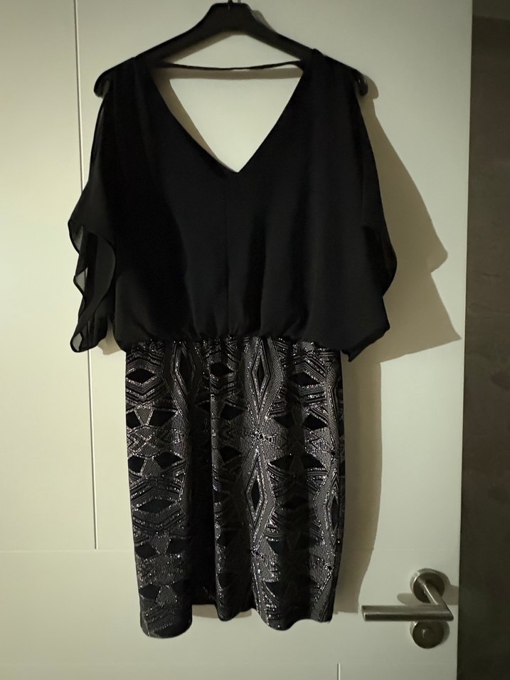 V Yaka elbise - Görsel 2