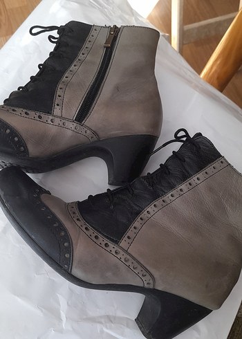 Diğer Gri Deri Tokalı Kadın Dolgu Topuk Bot