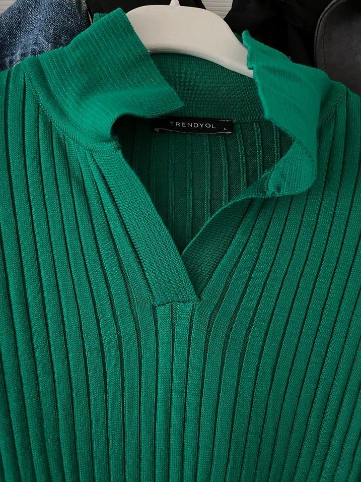 Yeşil Yüksek Yakalı Triko Midi Elbise - Görsel 3