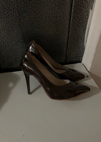 Bordo parlak stiletto topuklu ayakkabı - Görsel 2