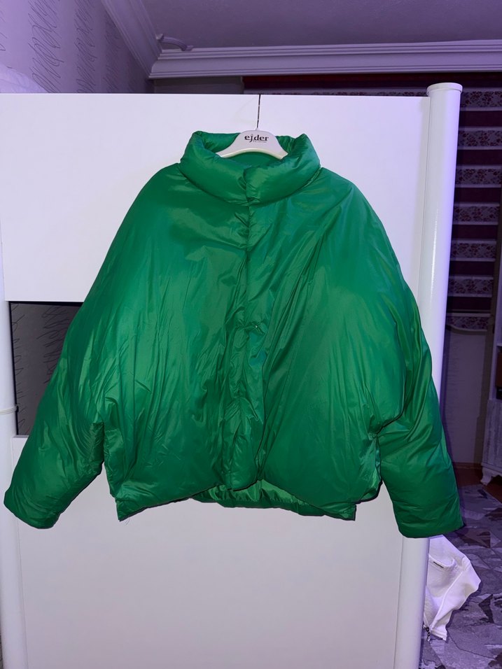 Bershka Şişme Mont Ünisex - Görsel 2