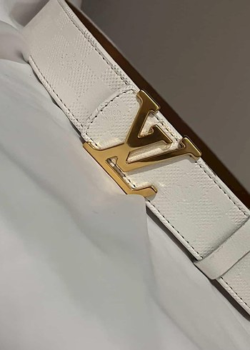 Louis Vuitton Beyaz Deri Kemer  Gold LV Tokalı - Görsel 3