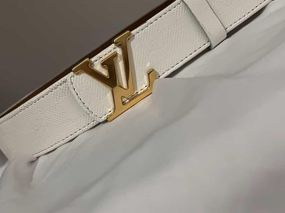 Louis Vuitton Beyaz Deri Kemer  Gold LV Tokalı - Görsel 4