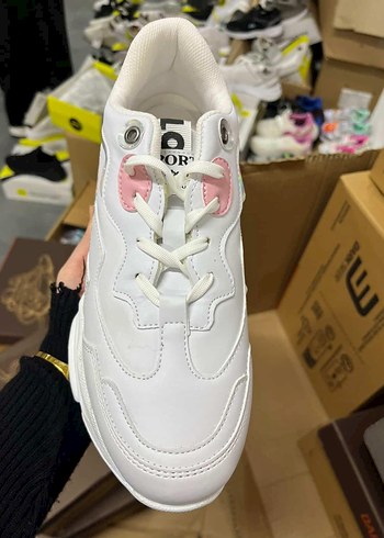 Beyaz Kız Sneaker Hologram Detaylı Kalın Taban Spor Ayakkabı - Görsel 2