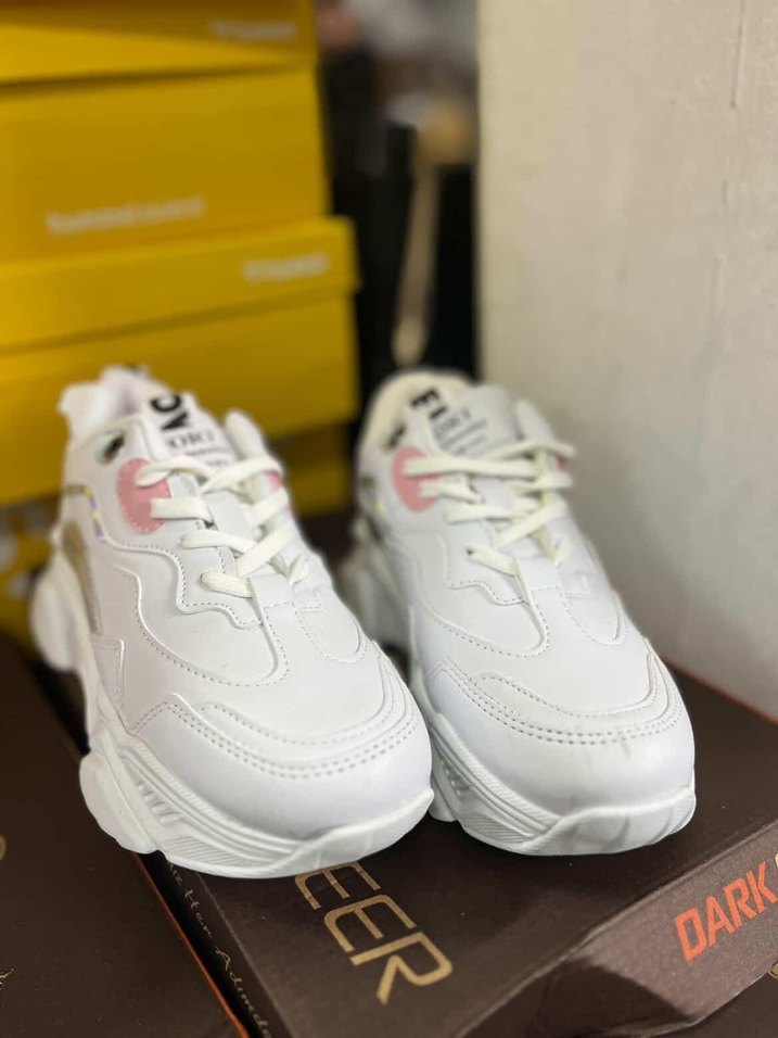 Beyaz Kız Sneaker  Hologram Detaylı Kalın Taban Spor Ayakkabı - Görsel 3