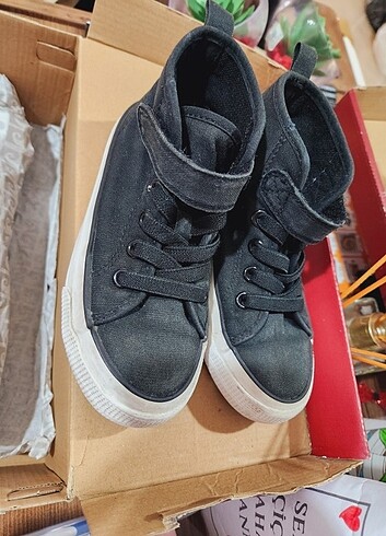 28 Beden siyah Renk Convers tarzı