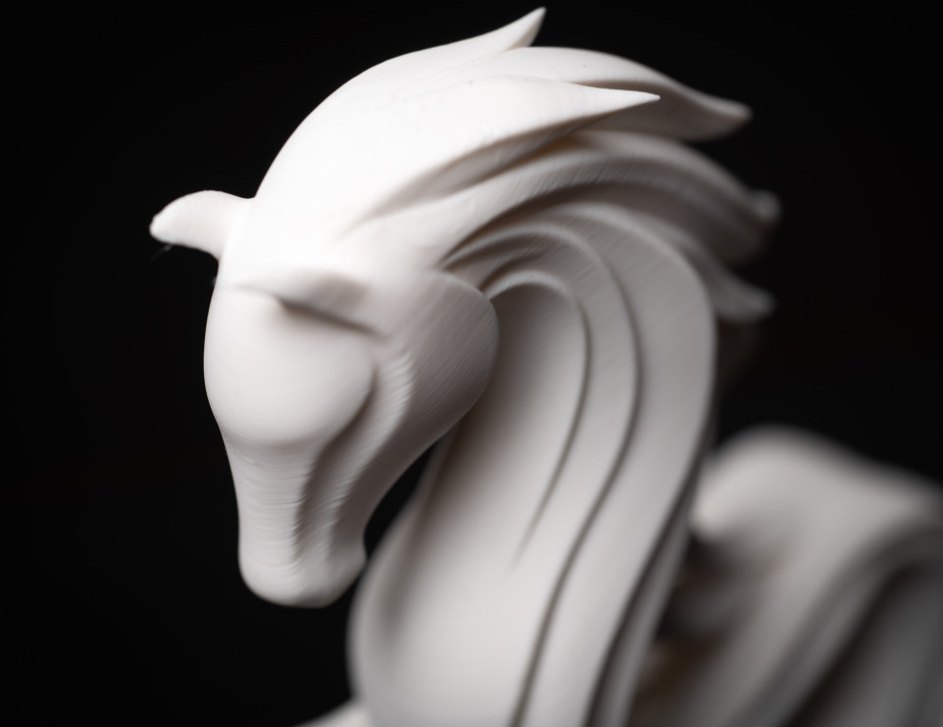 Beyaz Gri At Figürü - Görsel 4