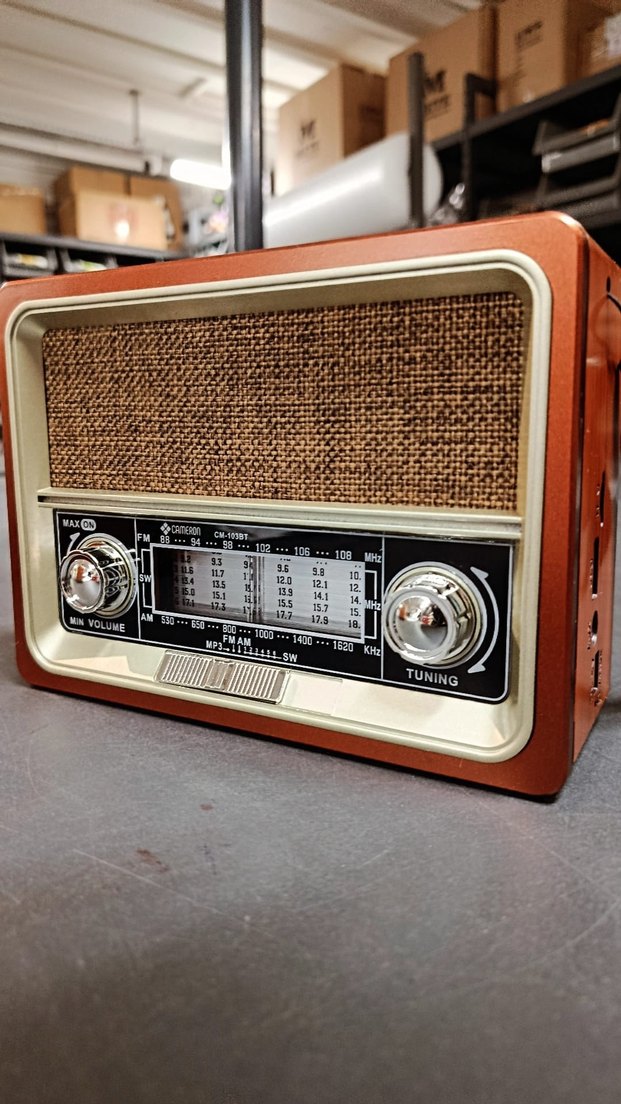 Renkli Kahverengi Müzik Sistemi - Görsel 2