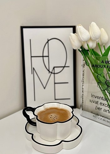 Çiçek Tasarımlı Fincan ve Tabak - Görsel 3